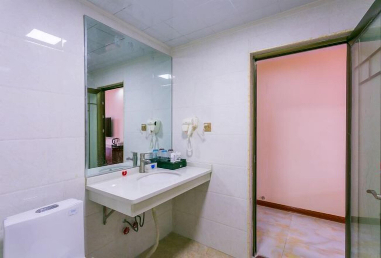 Bathroom 3, Hande Hotel, Baise