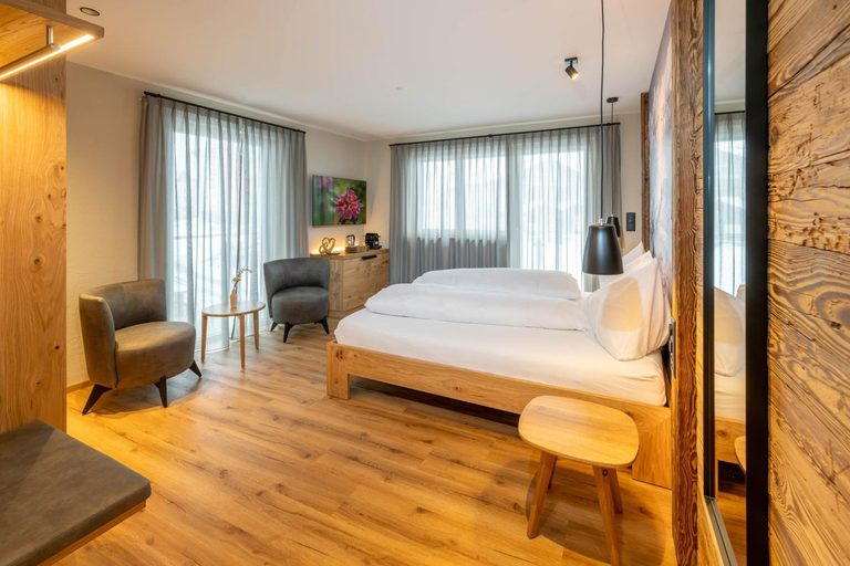 Others 5, Mountain Lodge, Visp