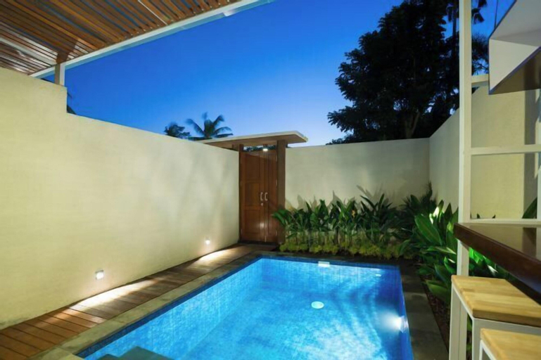 Swimming Pool 26
