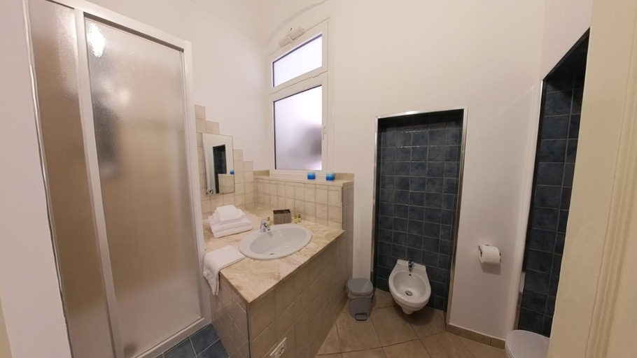 Bathroom 2, B&Bbiagio, Taranto