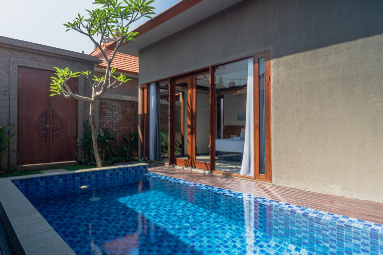Swimming Pool 24