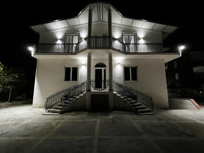 Exterior & Views 2, Habitat Luxury Suites, Caserta