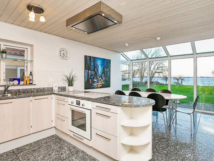 Food & Drinks, Gorgeous Holiday Home in Syddanmark Near Sea, Svendborg