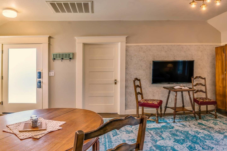 Others 5, Redtail Suites~'red' Mccall Suite~tesla Station, Jackson