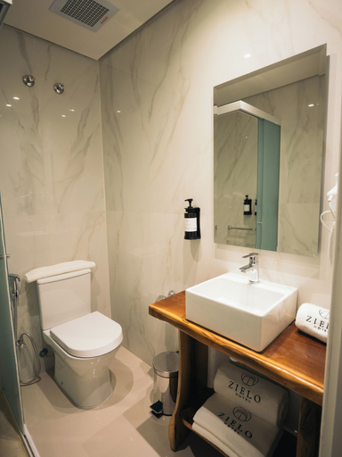 Bathroom 3, Zielo Hotel, Asunción