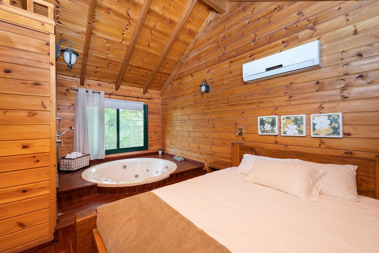 Bedroom, Nof Kineret Suites