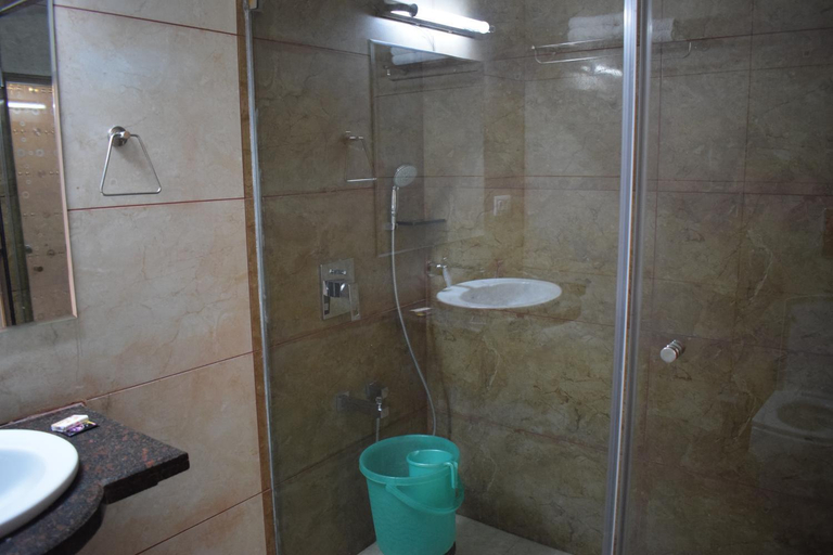 Others 4, HOTEL THE HILLS, Surguja