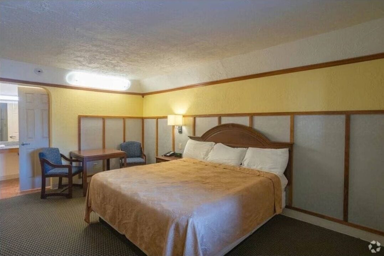 Bedroom 2, Oriental Hotel, Hemphill
