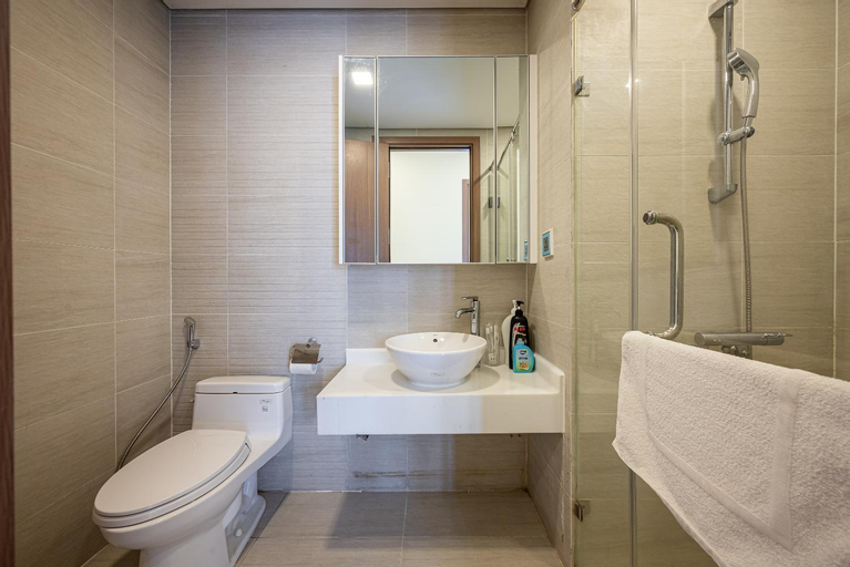 Bedroom 2, Luxury Apartment at Vinhomes Central Park, Bình Thạnh