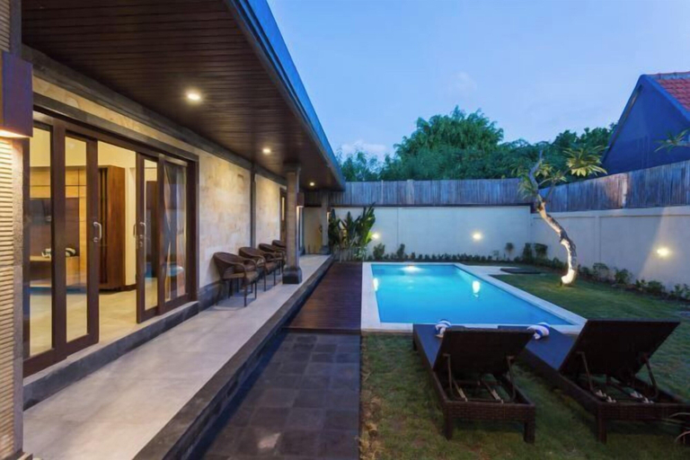 Swimming Pool 13