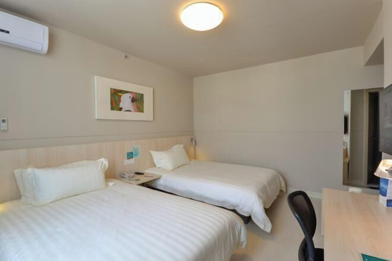 Bedroom 2, Jinjiang Inn (Xianju Huancheng North Road), Taizhou