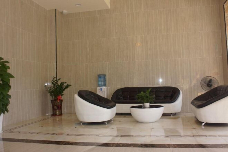 Others 4, Hande Hotel, Baise
