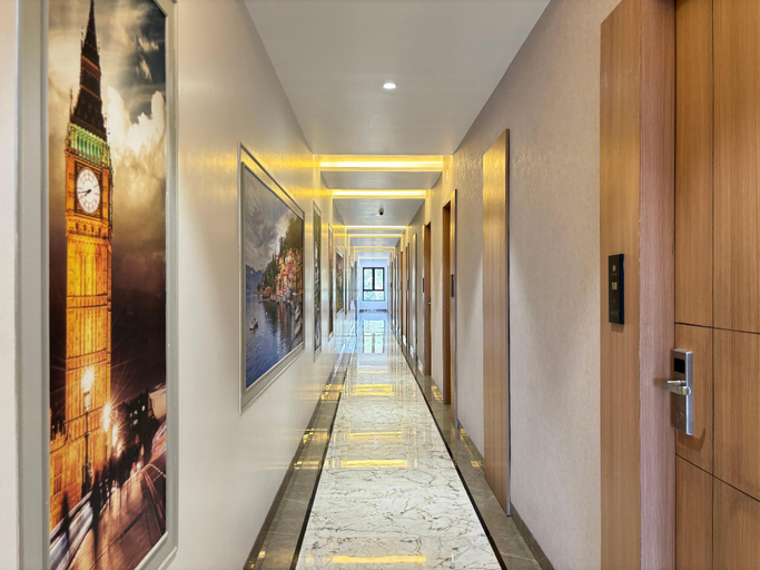 Others, Hotel Red Carpet, Palghar