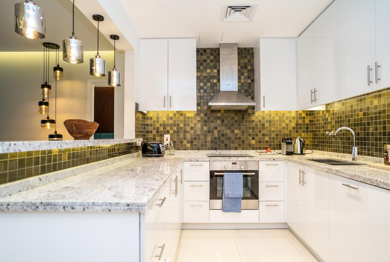 Others 5, Vacay Lettings- Stylish waterfront getaway home, Dubai