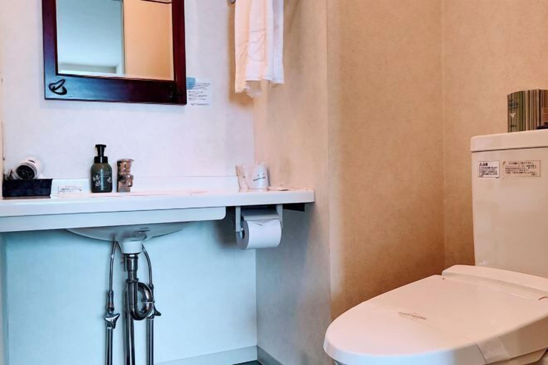 Bathroom 12