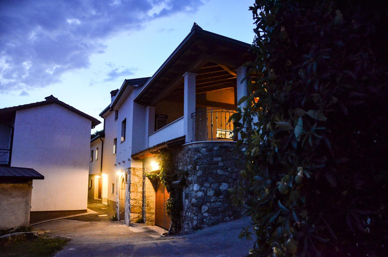 Others 4, Apartmaji Tanto Malovse, Ajdovščina