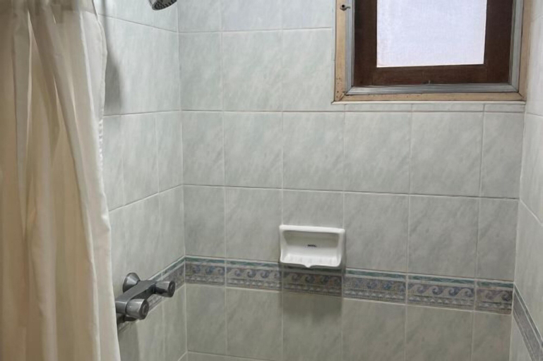 Bathroom 26