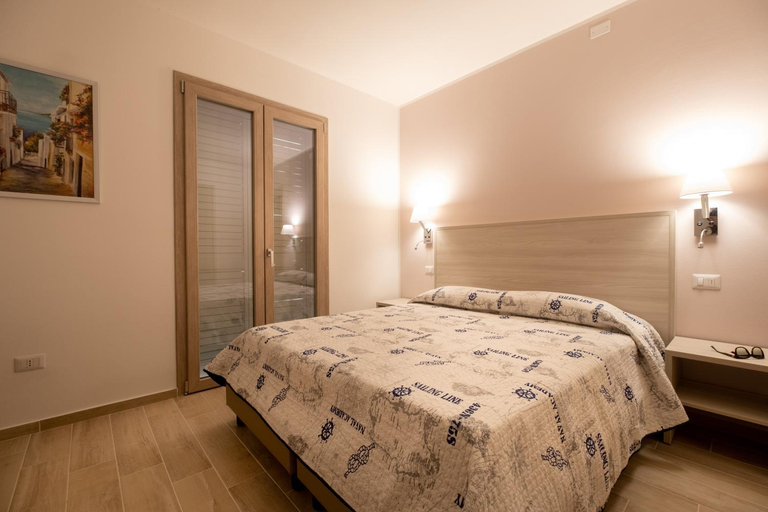 Others 2, Villa Solymar, Sassari