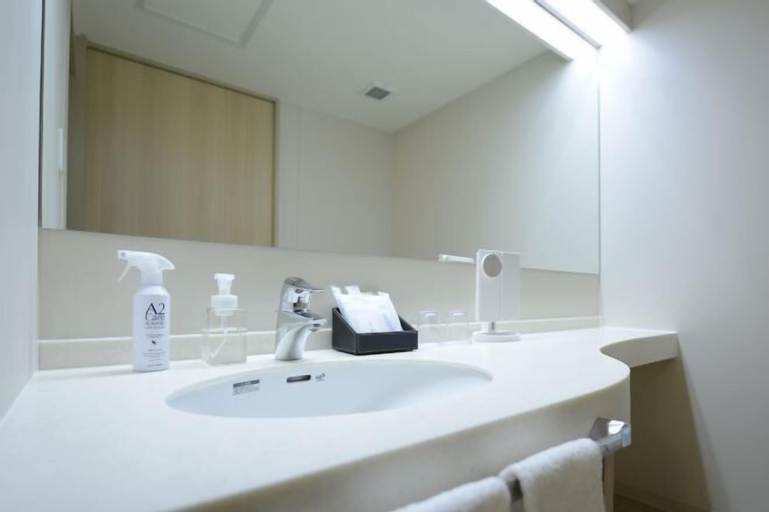Bathroom 11