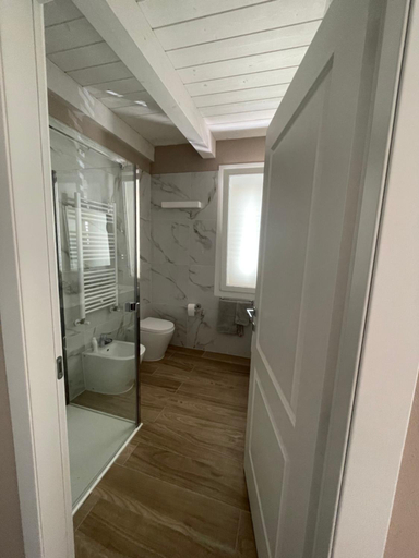 Bathroom 3, Villa Iris, Bologna