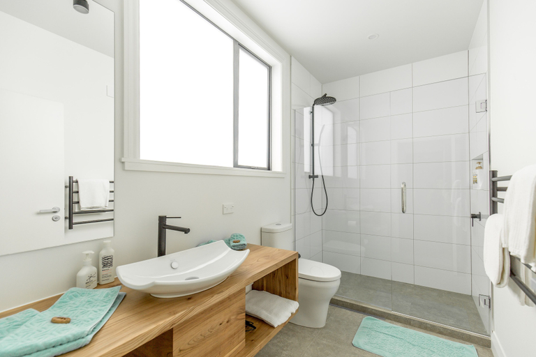 Bathroom, Provincial Apartment 1, Nelson