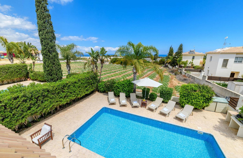 Others 4, Villa Alexander