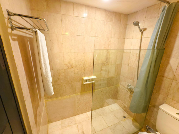 Bathroom 10