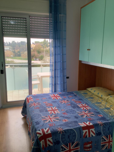 Others 5, Oasi Mare, Ancona