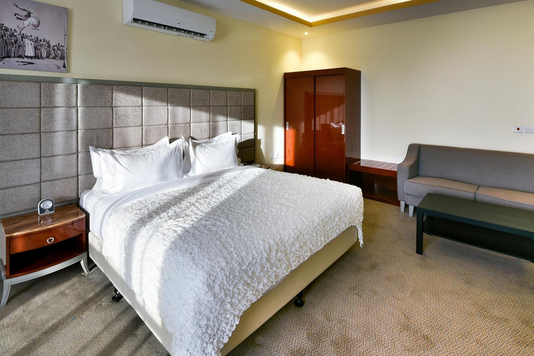 Bedroom 2, Golden Dune Hotel Turaif 