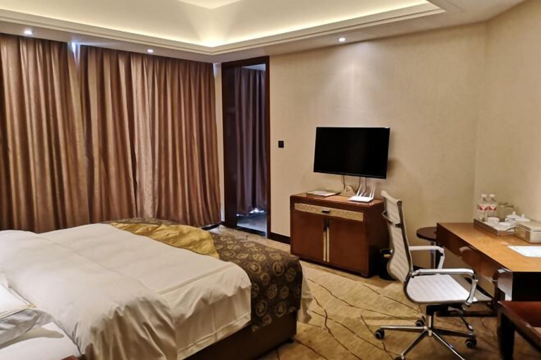 Bedroom 2, Hongbo Hotel, Lincang