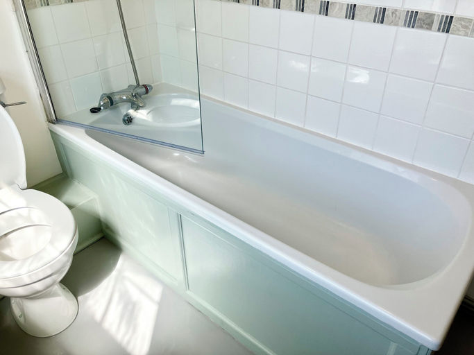 Bathroom 5, The Old Post House B&B, Cornwall