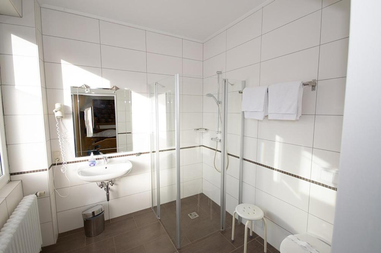 Bathroom 5, Hotel & Hostel Drei Baren, Goslar