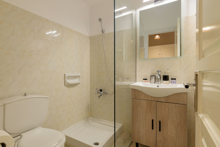 Bathroom 5, Mariliki Studios, Ionian Islands