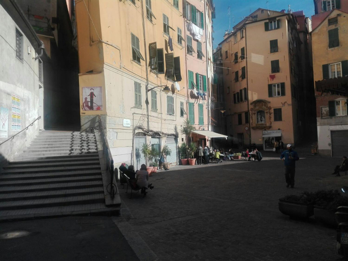 Others 5, B&B Bandabrisca, Genova