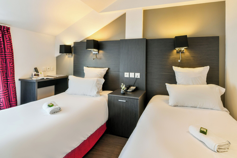 Bedroom 2, Logis Hôtel Laurent Rodriguez Rest. la Cantine, Pyrénées-Atlantiques