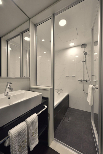 Bathroom 4, The Royal Park Hotel Tokyo Haneda Airport Terminal 3, Ōta