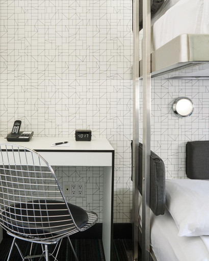 Bedroom 3, Pod 51, New York