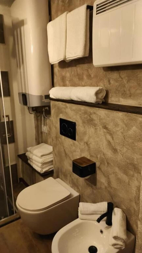 Bathroom 5, MadeBoutique, Sondrio