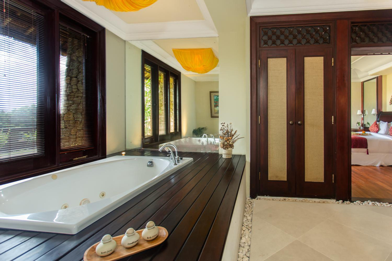 Bathroom 22