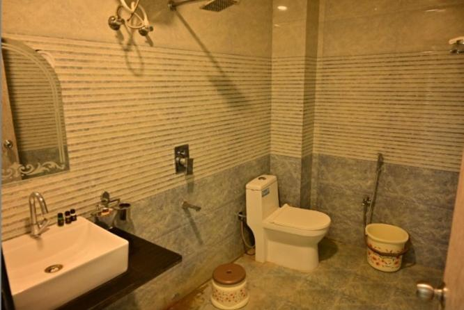 Bedroom 2, Hotel Raghuveer Inn By BookingCare, Chitrakoot