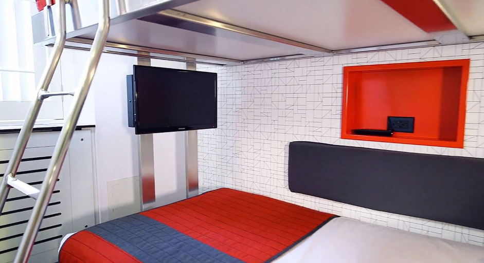 Bedroom 3, Pod 51, New York