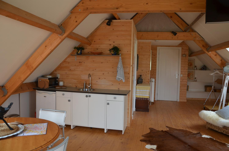 Others 2, B&B Nieuwe Brug, Haarlem