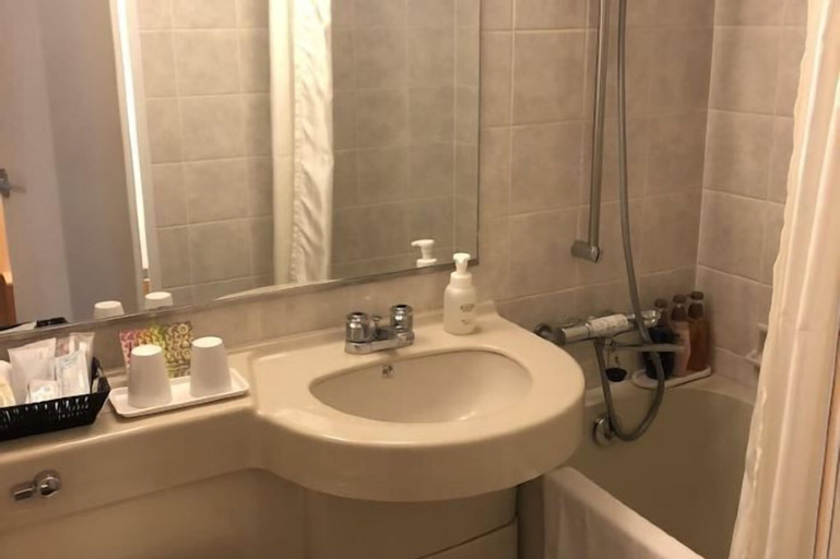 Bathroom 23