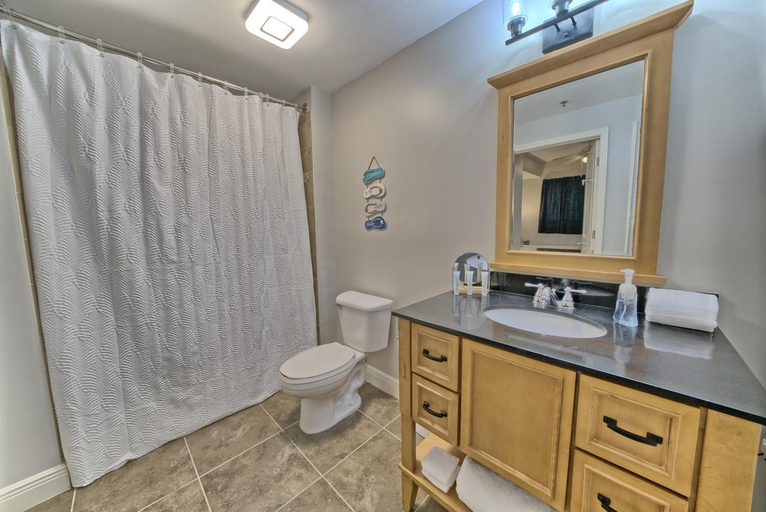 Bathroom 3, OCEAN FRONT CONDO w INCREDIBLE VIEWS, Bay