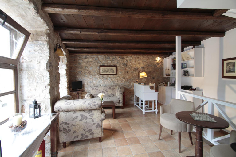 Public Area 2, Trapela Areopolis Boutique Hotel, Peloponnese