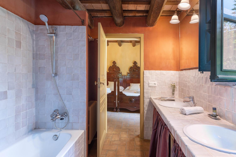 Bathroom 2, Flateli Mas Llop, Girona
