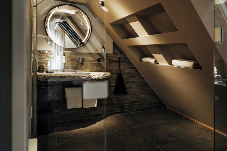 Bathroom 5, Bootshaus Amberg, Amberg