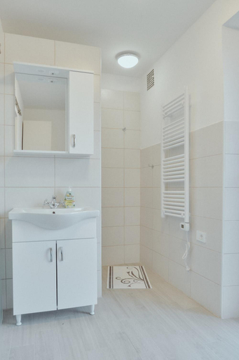 Bathroom 2, Apartments Pr' Stormanu, Kanal