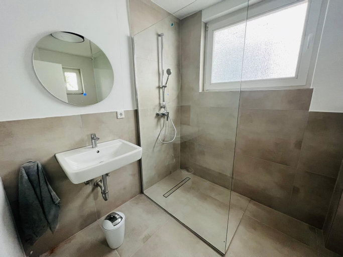 Bedroom 5, Big House l 10 Beds l 5 Bedrooms l 2 Bathrooms l WIFI, Soest