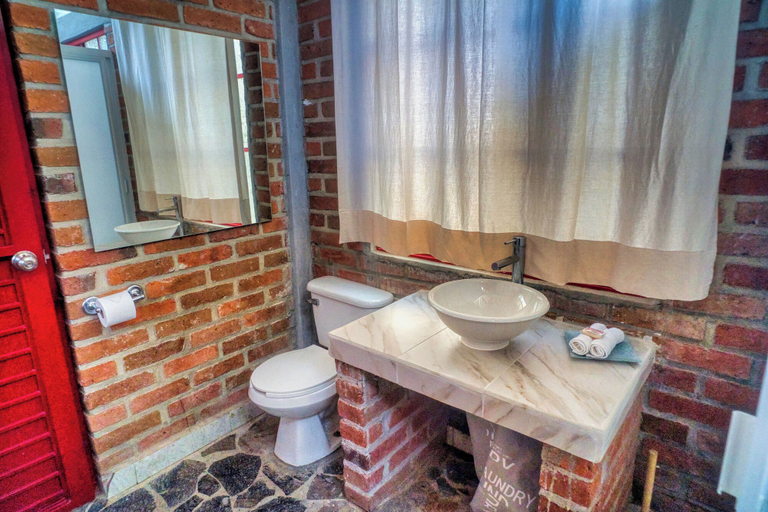 Bathroom 4, Arroyos Verdes, Compostela